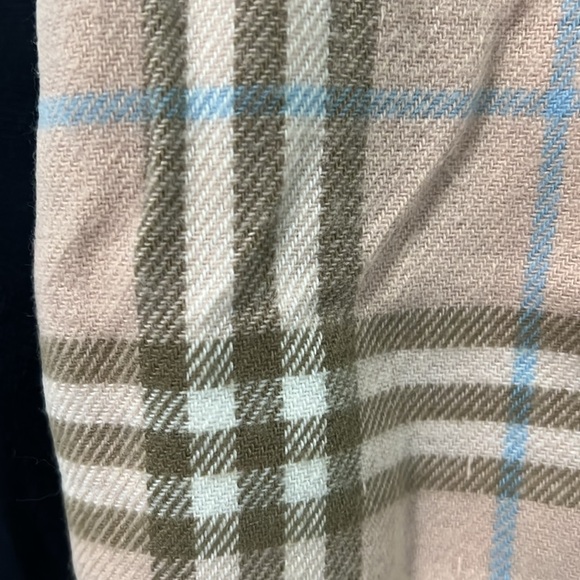 Pink plaid scarf - Picture 3 of 3